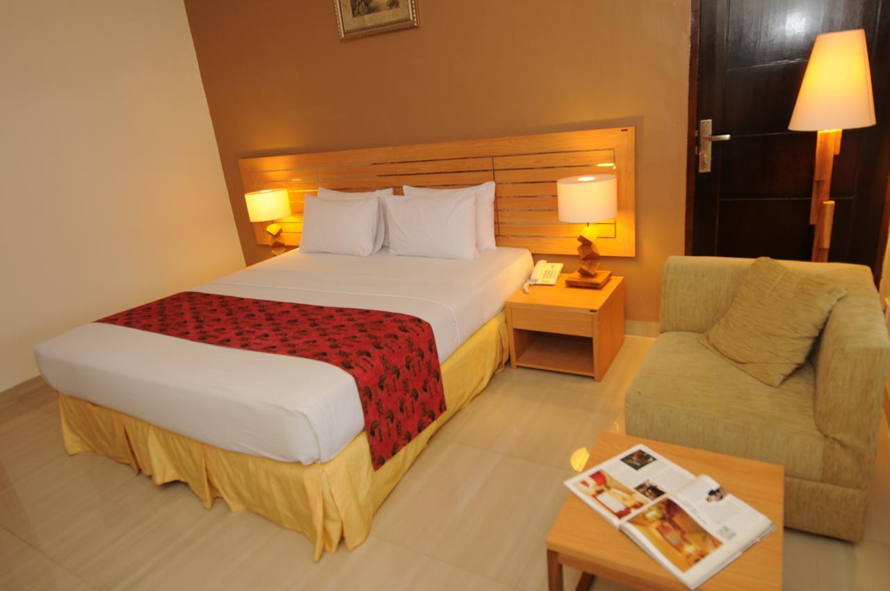 Serayu Hotel Тимика Экстерьер фото